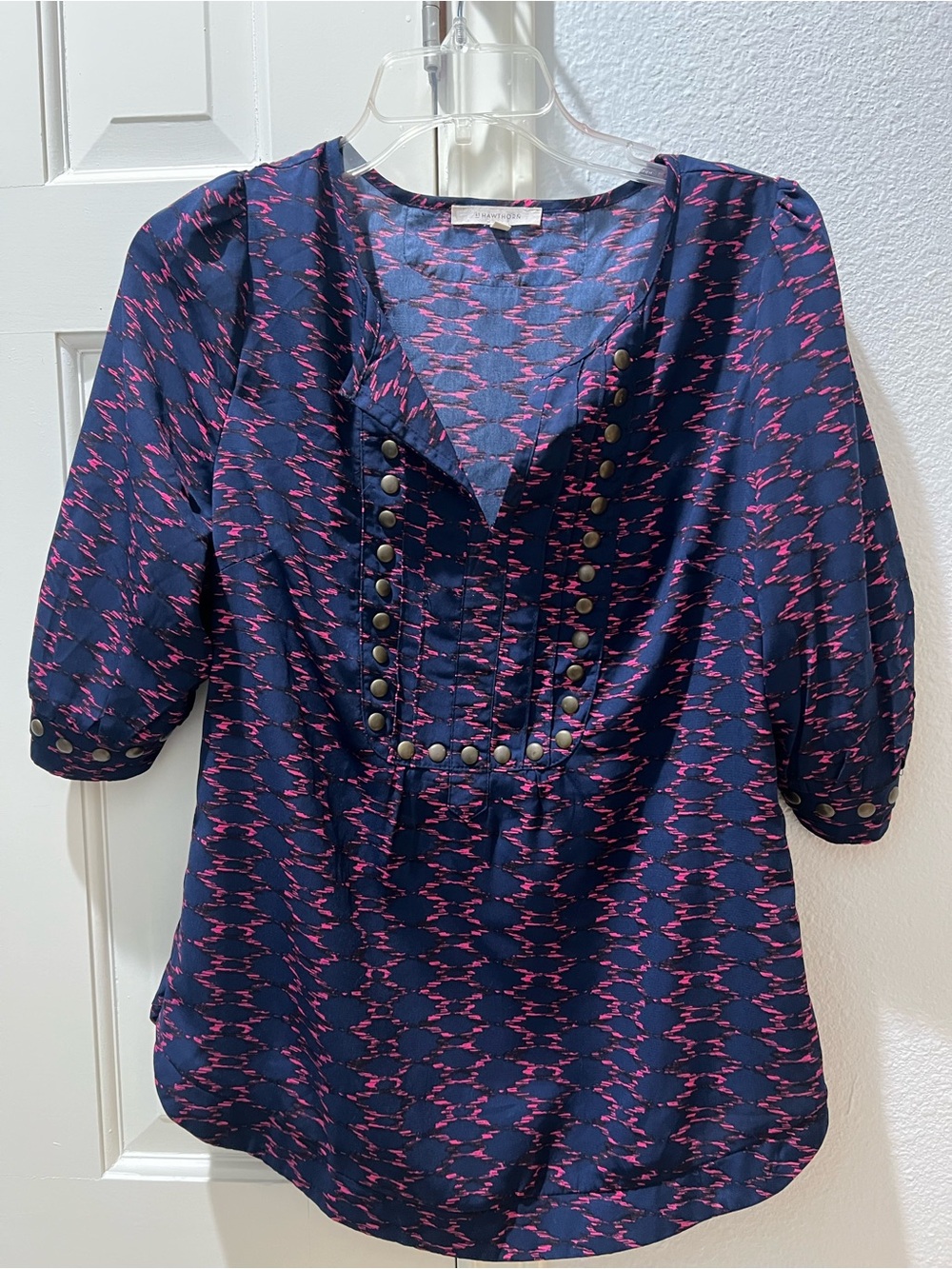41 Hawthorn Navy Blouse with Pink Pattern & Stud Trim Size Medium